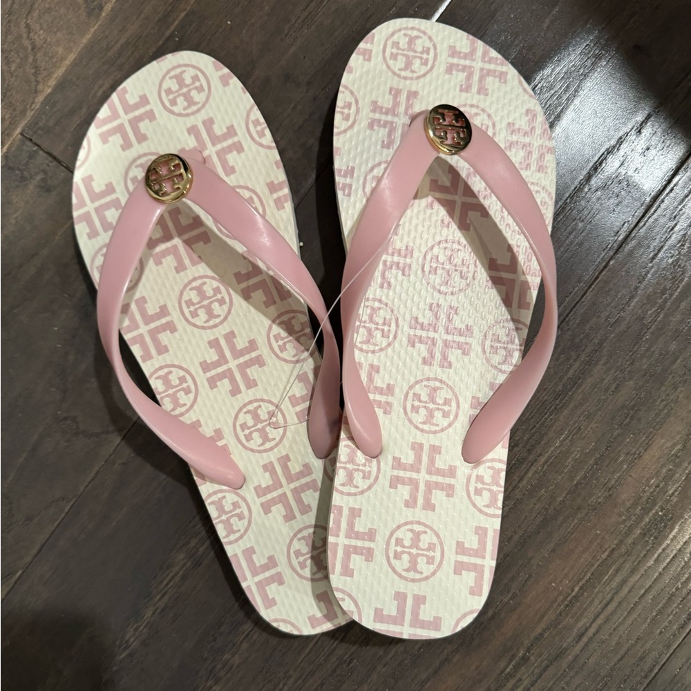 NWT Tory Burch Sz 8 light pink and white logo flip flops